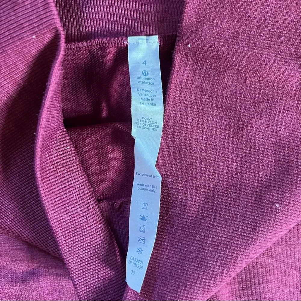 Lululemon - Picture 2 of 4